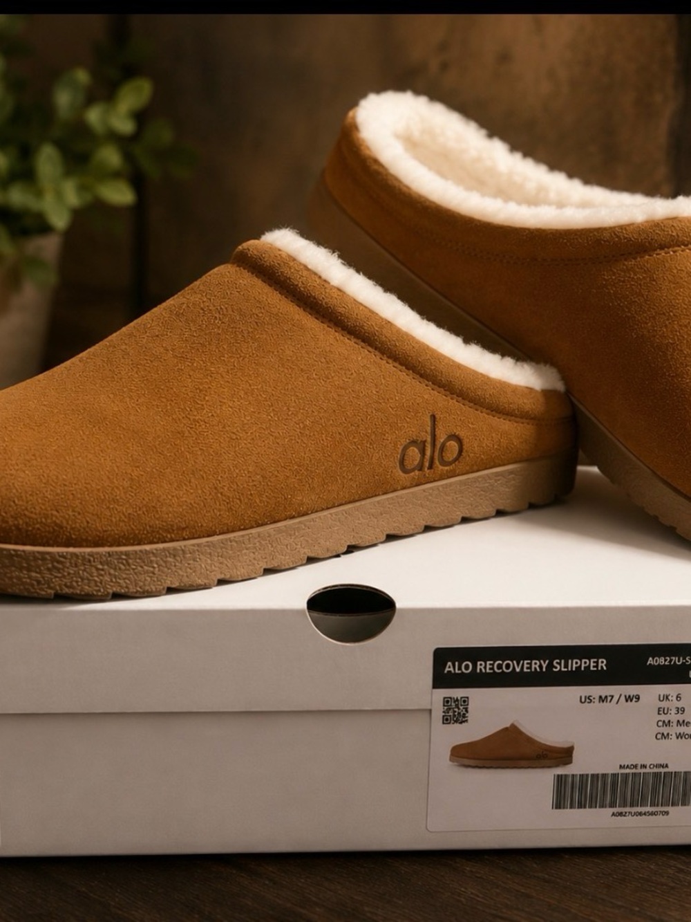 ALO Yoga women Recovery Slipper in Chestnut Brown New